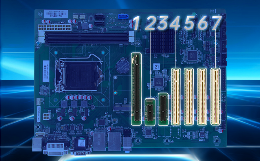 7個(gè)擴(kuò)展槽分別為1個(gè)PCIex16插槽，1個(gè)PCIex4插槽，1個(gè)PCIex1插槽以及4個(gè)PCI插槽。